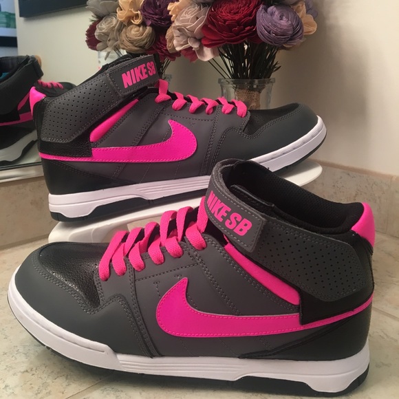 Nike Shoes - Nike shoes NWOT